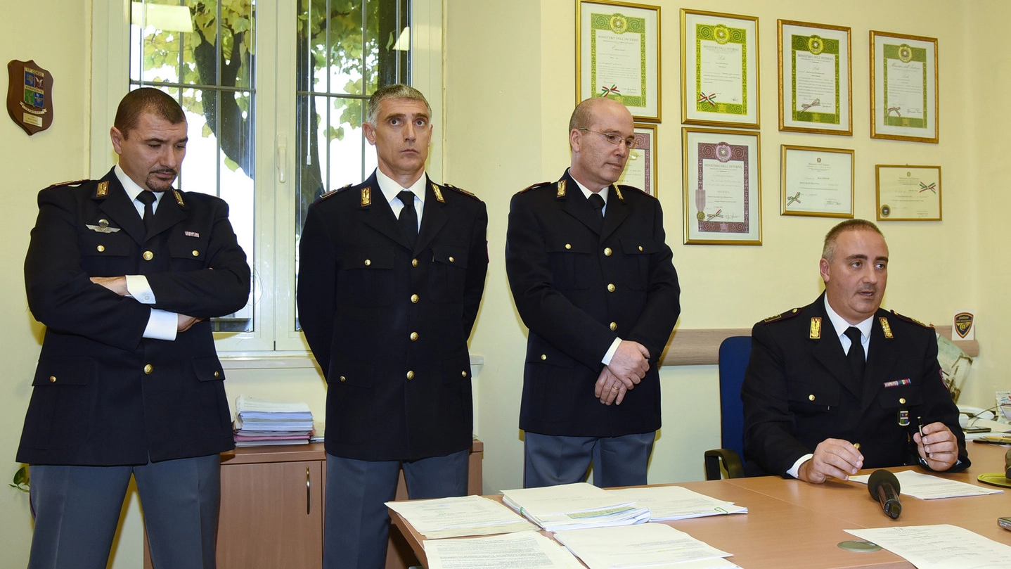 Gli agenti della polizia postale che hanno contribuito all’individuazione del modenese 