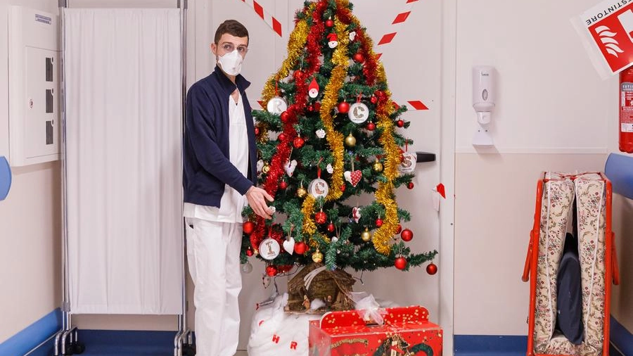 Natale nelle corsie covid dell'ospedale Sant'Orsola