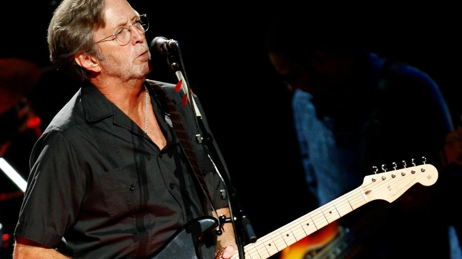 Il chitarrista Eric Clapton è risultato positivo al Covid