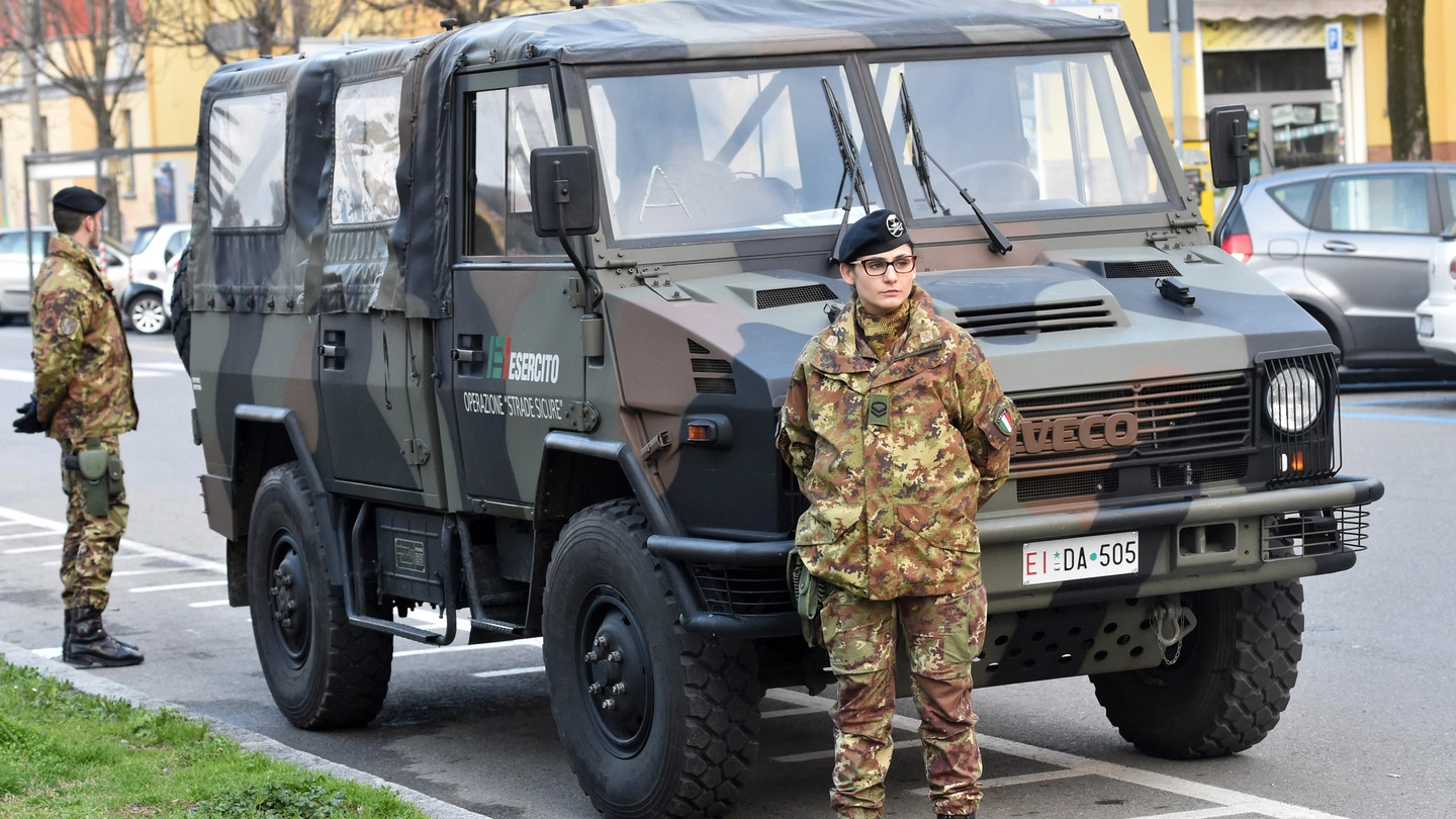 Militari alla Bolognina (Foto Schicchi)