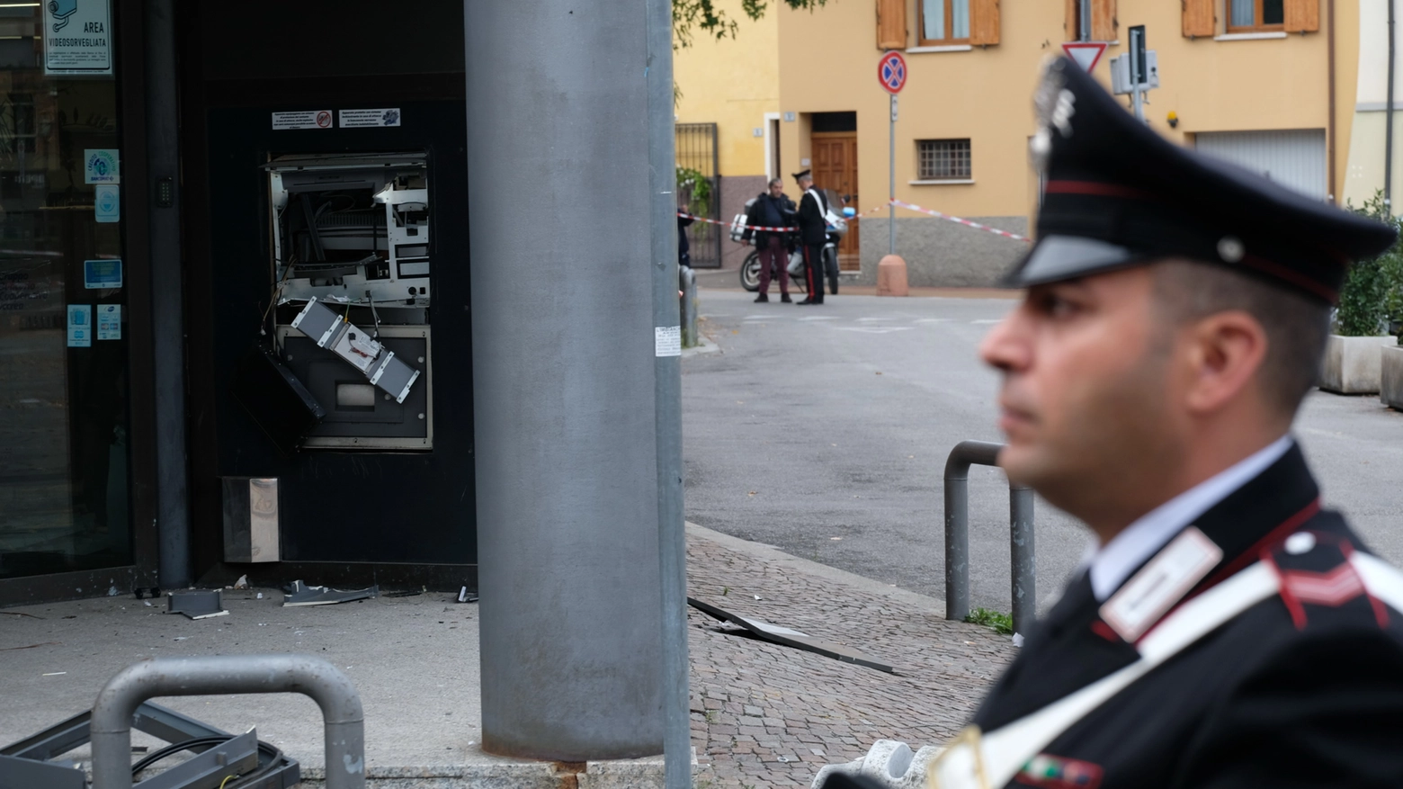 Assalto al bancomat con sparatoria a Forlimpopoli (Foto Frasca)