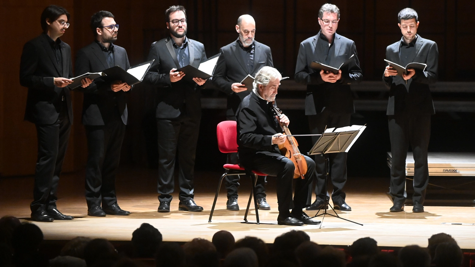Il musicista spagnolo Jordi Savall al Manzoni per l'inaugurazione del Bologna Festival