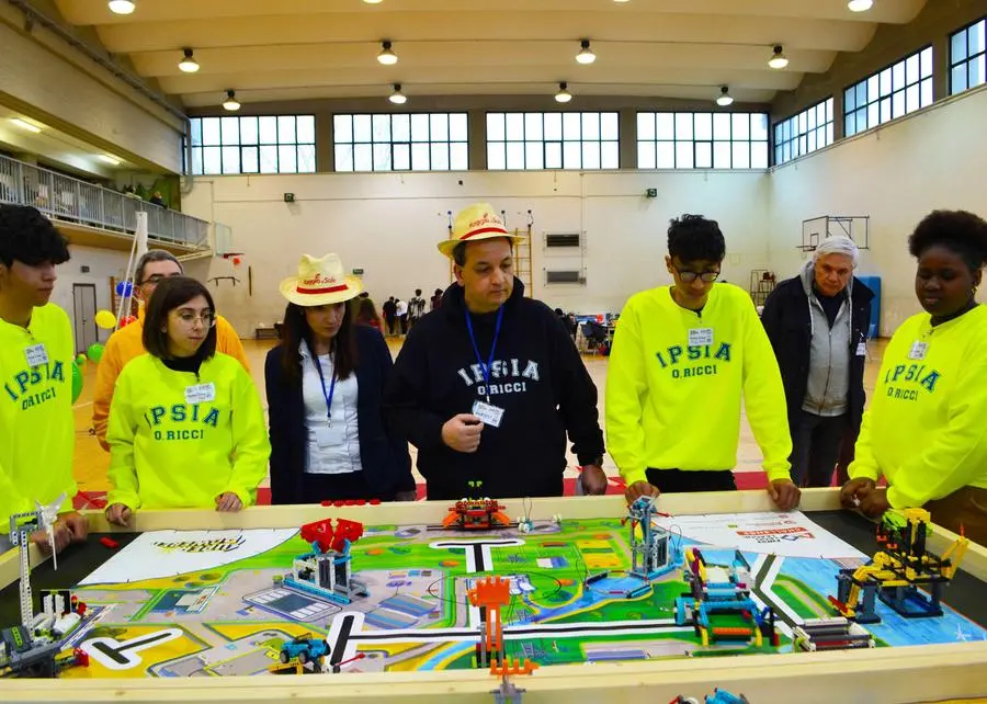 Science and robotics, students at work