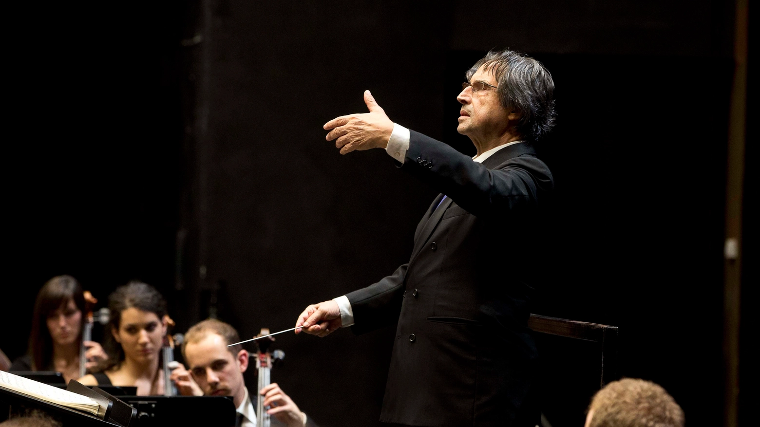 Il maestro Riccardo Muti dirige l'orchestra 'Luigi Cherubini'