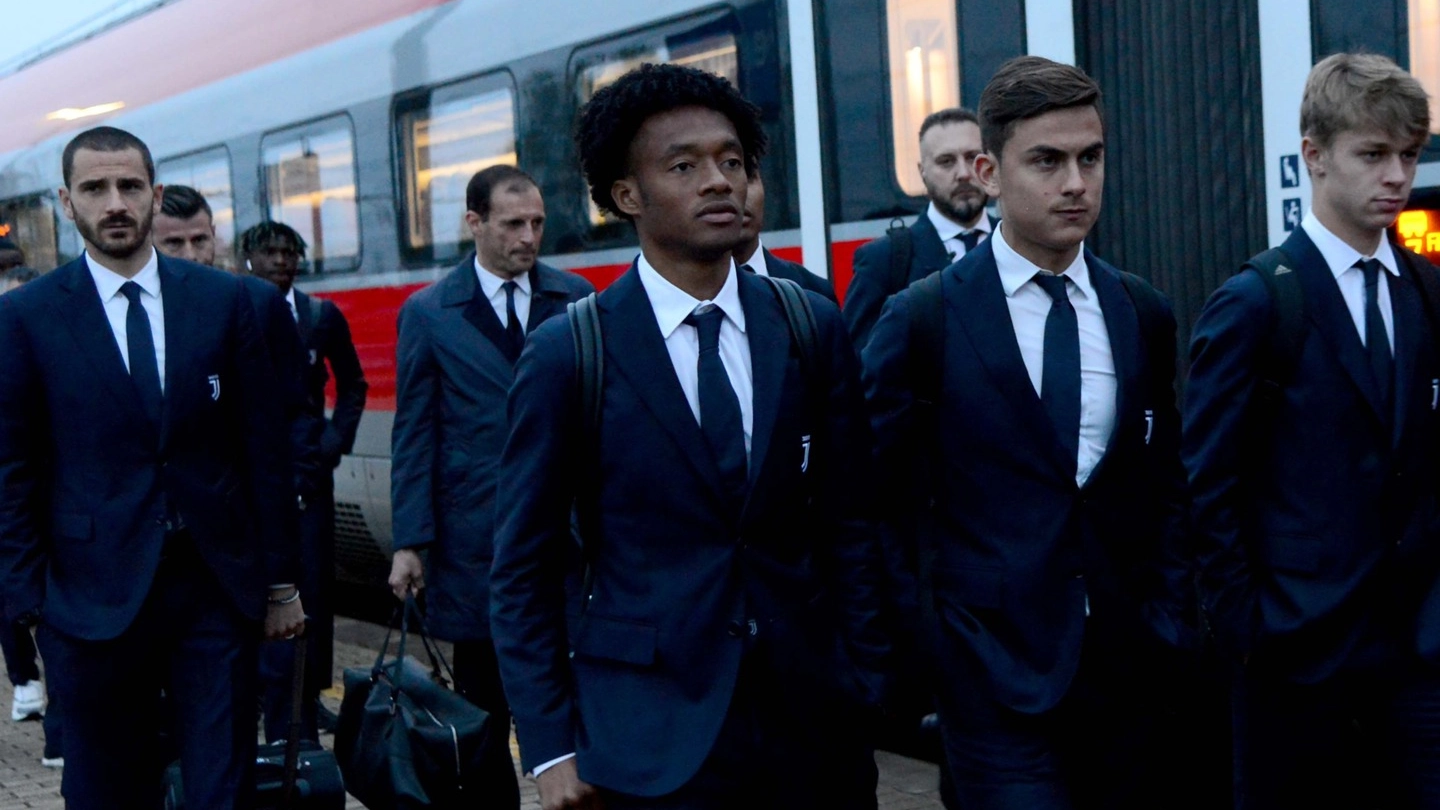 Spal-Juventus: Bonucci, Cuadrado e Dybala all’arrivo in stazione (Businesspress)