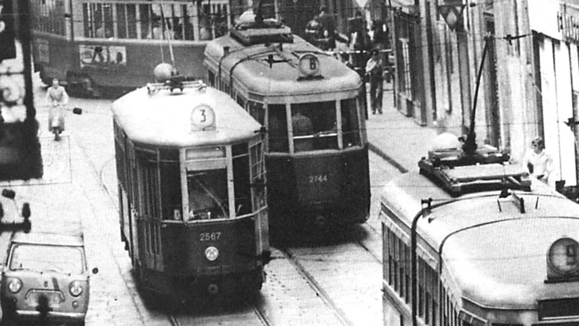 I tram a Bologna in una immagine d’archivio