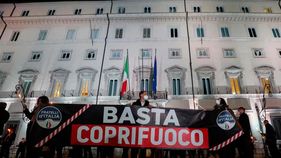 La protesta di Fratelli d'Italia