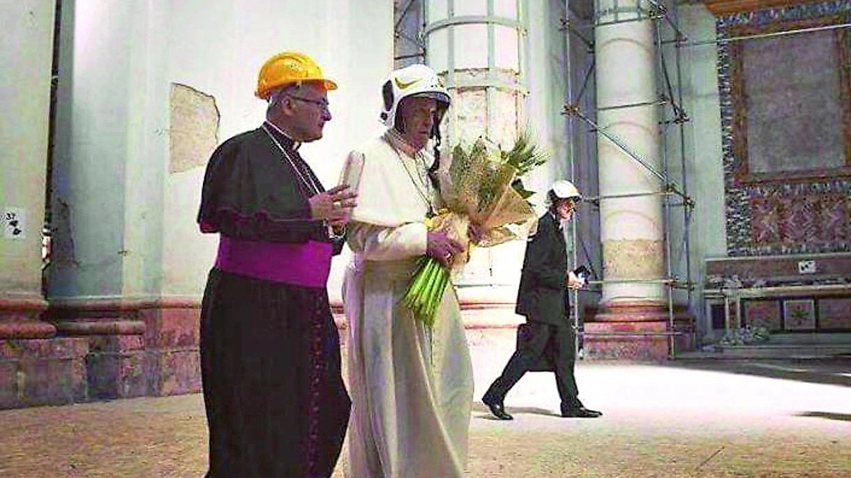 Il vescovo con Papa Bergoglio