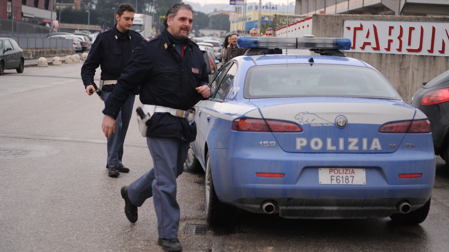 La polizia ha rintracciato l’aggressore che è stato denunciato: si tratta di un tunisino