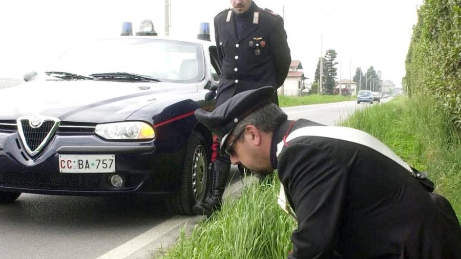 Un rilievo dei carabinieri sul luogo del delitto
