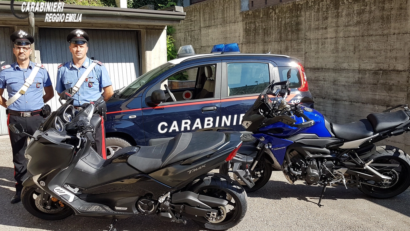 I motocicli ritrovati dai carabinieri 