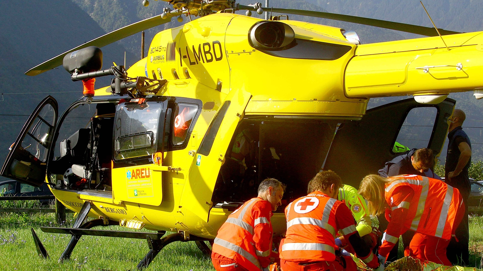 Inutile il soccorso in elicottero verso il Salesi (foto di repertorio)