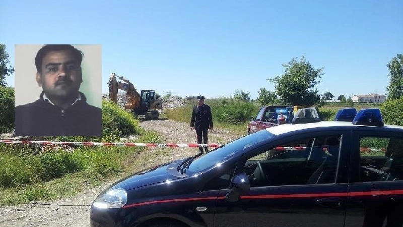 I carabinieri sul luogo del ritrovamento del cadavere e l'arrestato