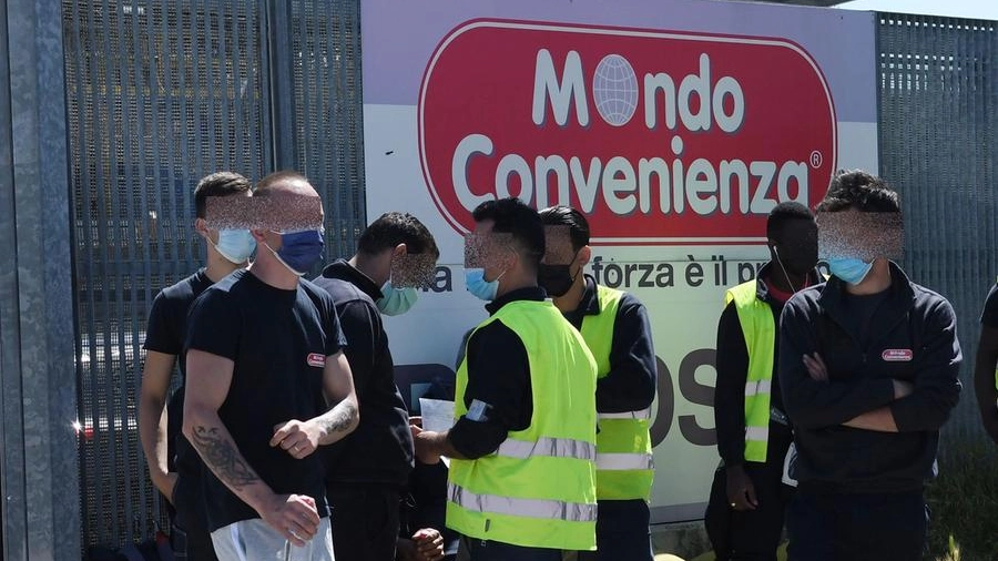 Mondo Convenienza, inchiesta a Bologna (foto d'archivio)