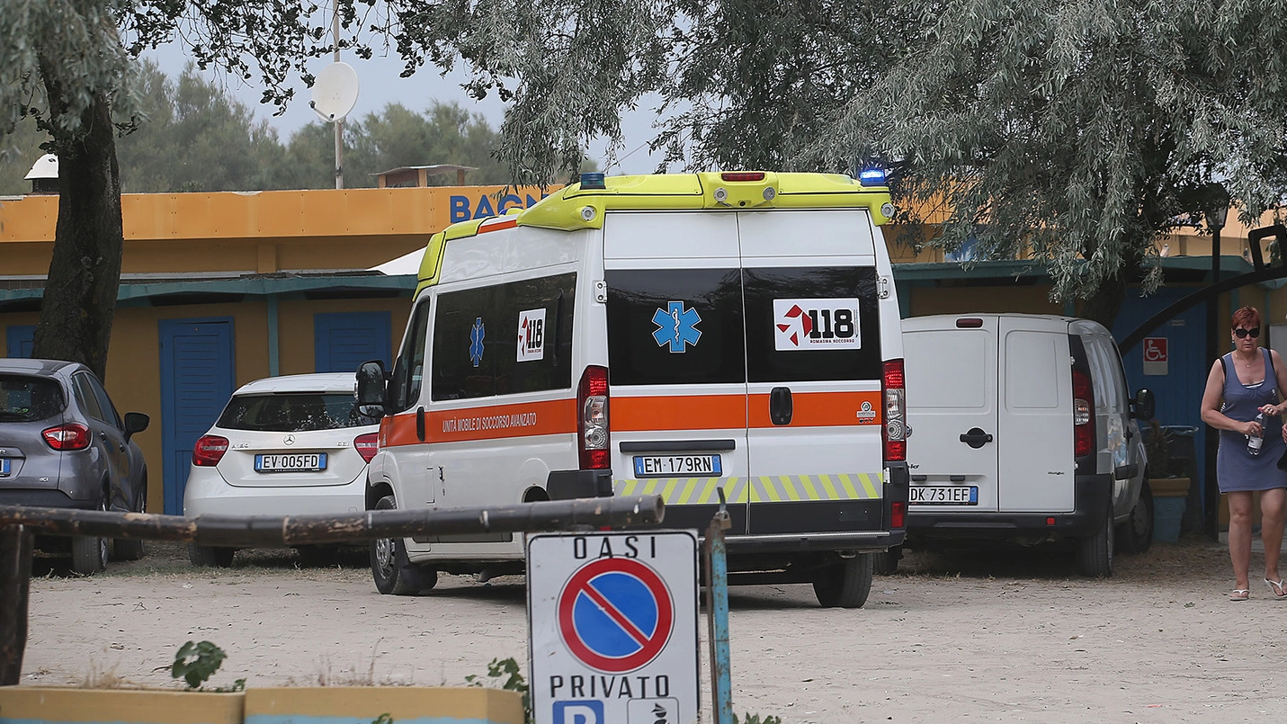 L’ambulanza intervenuta a Lido Adriano
