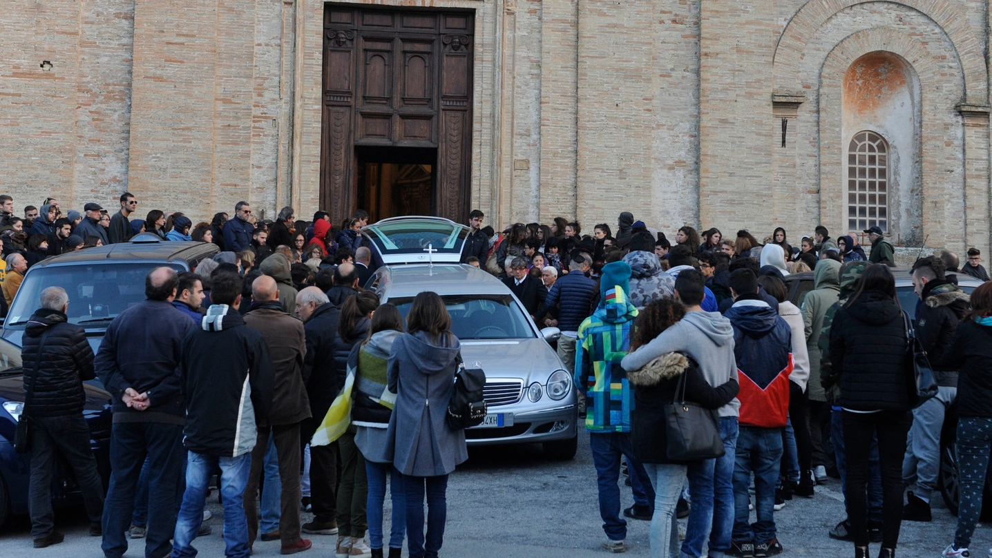Il funerale di Tommaso Moretti (foto Calavita)