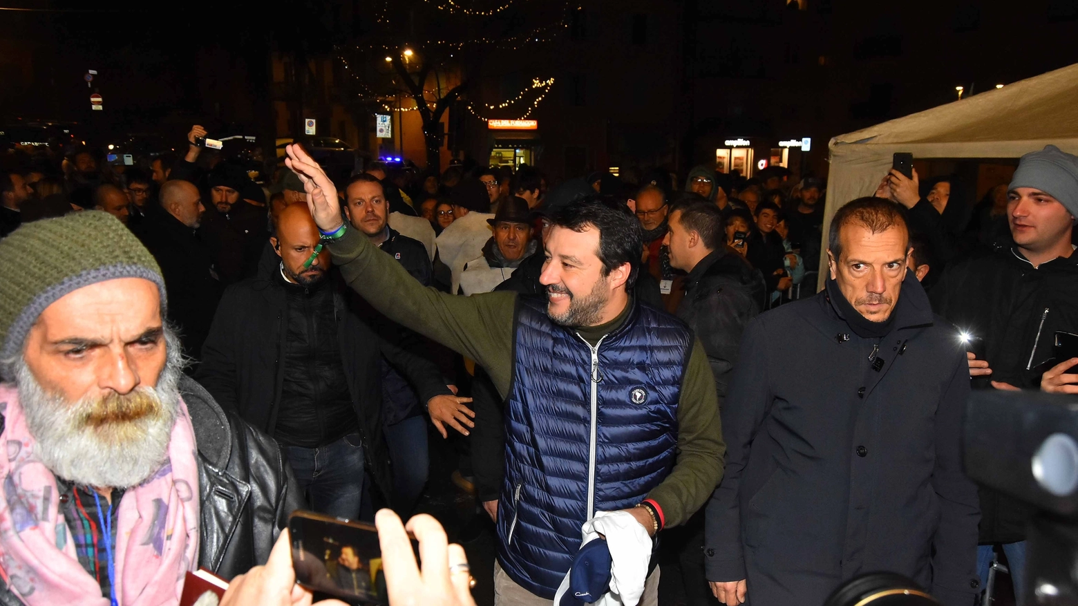 L'arrivo di Matteo Salvini in piazza (foto Artioli)