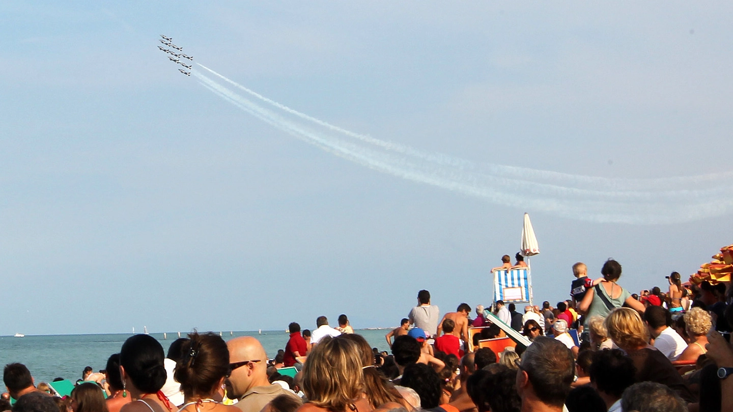 Le Frecce tricolori in occasione del 150° rossiniano sorvoleranno il mare davanti a Pesaro il 27 maggio