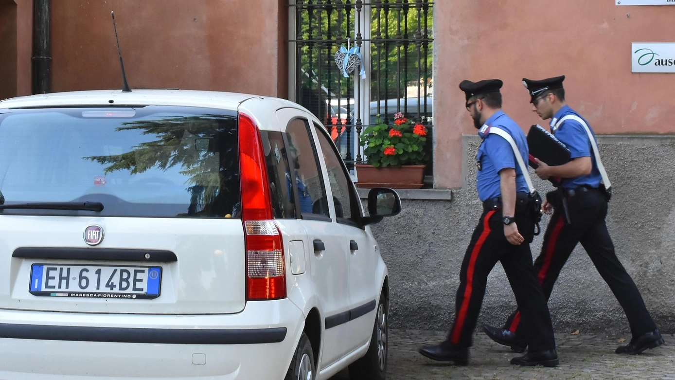 I carabinieri (foto Artioli)