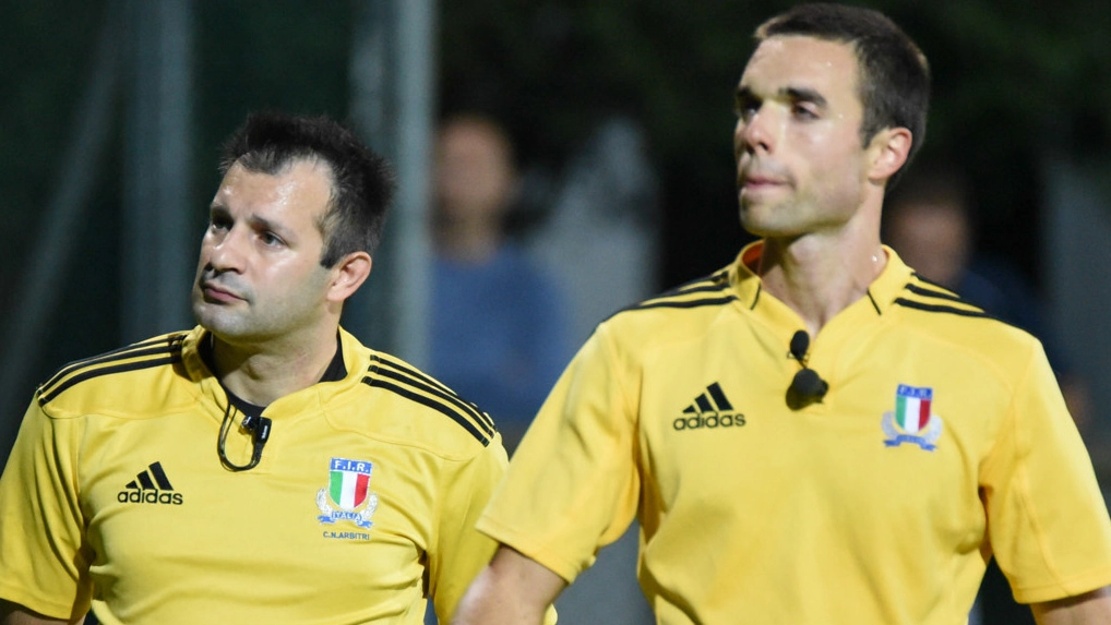 A destra Elia Rizzo, arbitro della semifinale scudetto Rovigo-Mogliano