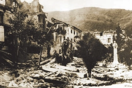 I danni per il terremoto a Fivizzano nel 1920 (foto Imbesi et al., Regione Toscana)
