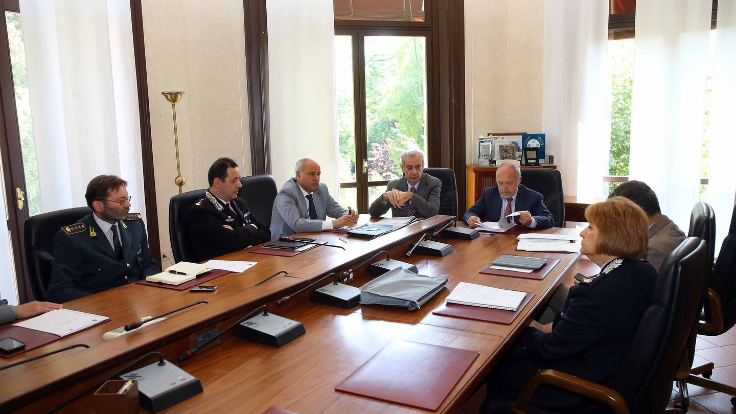 Ferrara, la firma del patto con  sindaco, prefetto e forze dell’ordine (Businesspress)