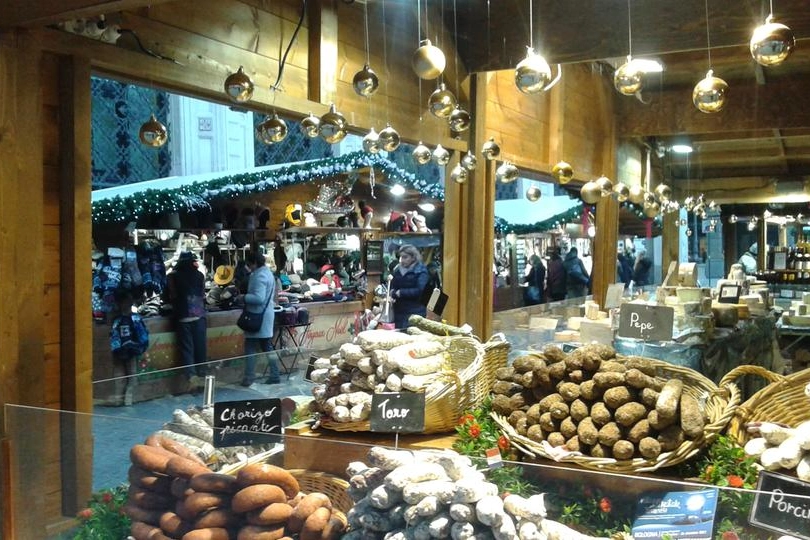 Spezie, dolci e formaggi al Villaggio di Natale francese