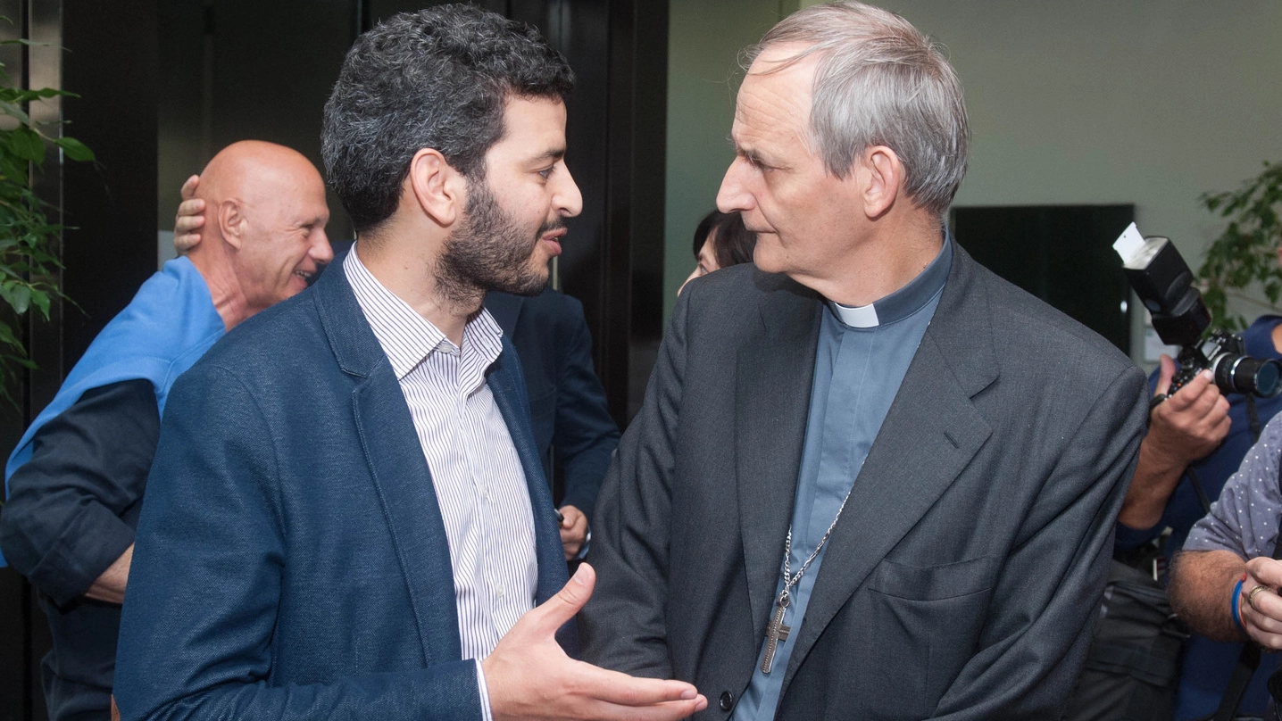 Yassine Lafram con l’arcivescovo Metto Zuppi (Schicchi)