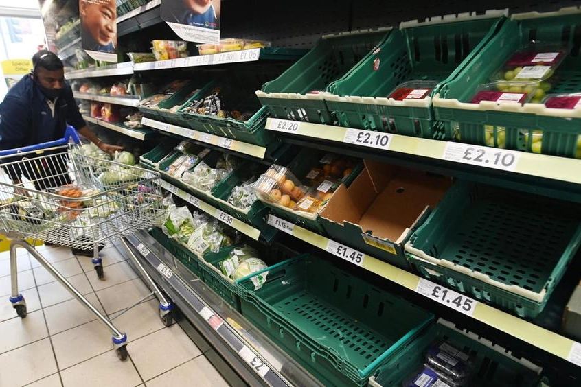 Scaffali vuoti nei supermercati inglesi