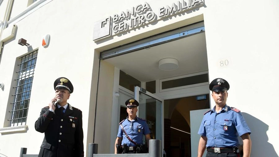 Rapina in banca a Ferrara, indagano i carabinieri (Businesspress)