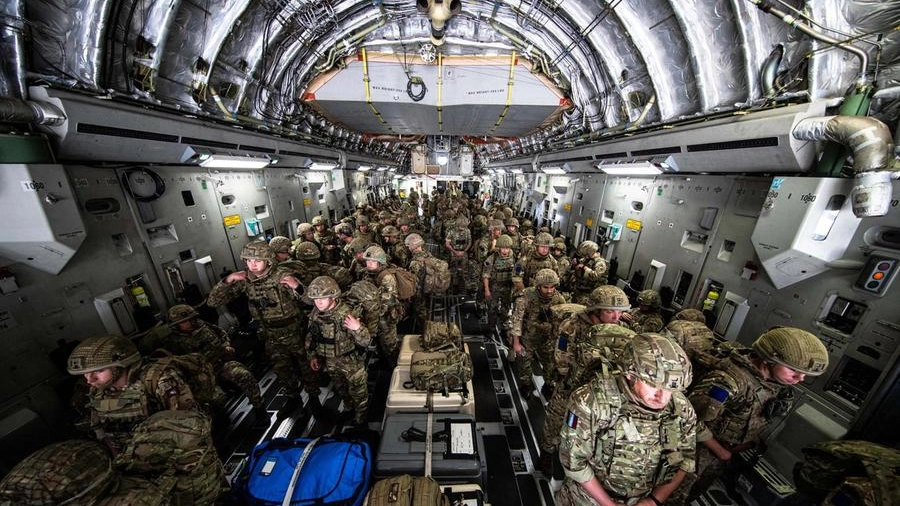 Afghanistan, militari britannici verso Kabul per l'evacuazione (Ansa)