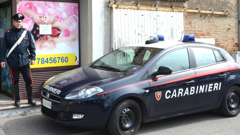 Lugo, i carabinieri davanti al centro massaggi