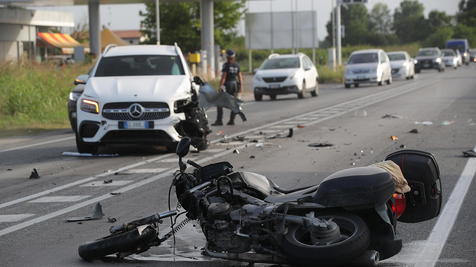 Motociclista morto in viale Europa  Trovato il pirata: omicidio stradale