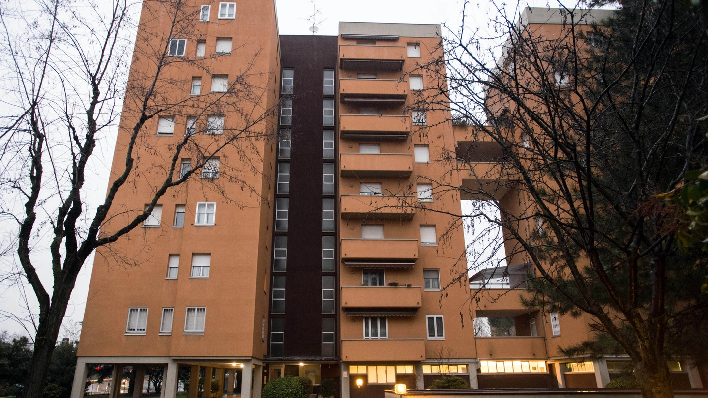 Bologna, il condominio di via Rotta 18-20 vittima del raggiro (foto Schicchi)