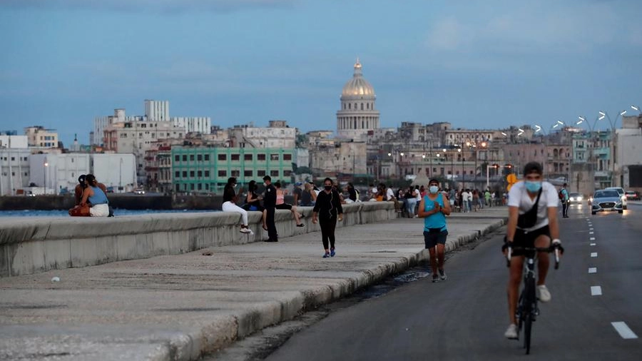 Cuba, il lungomare dell'Avana (Ansa)
