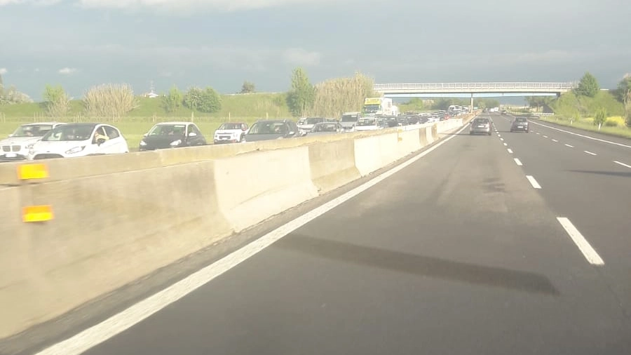 Traffico intenso in A14 per il rientro dal lungo ponte del 25 aprile