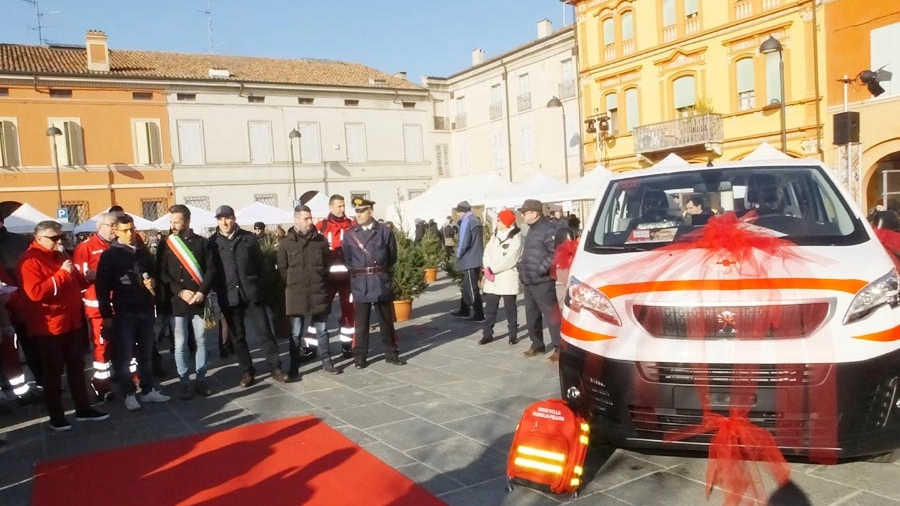 Luzzara, il nuovo veicolo della Croce Rossa (Foto Lecci)
