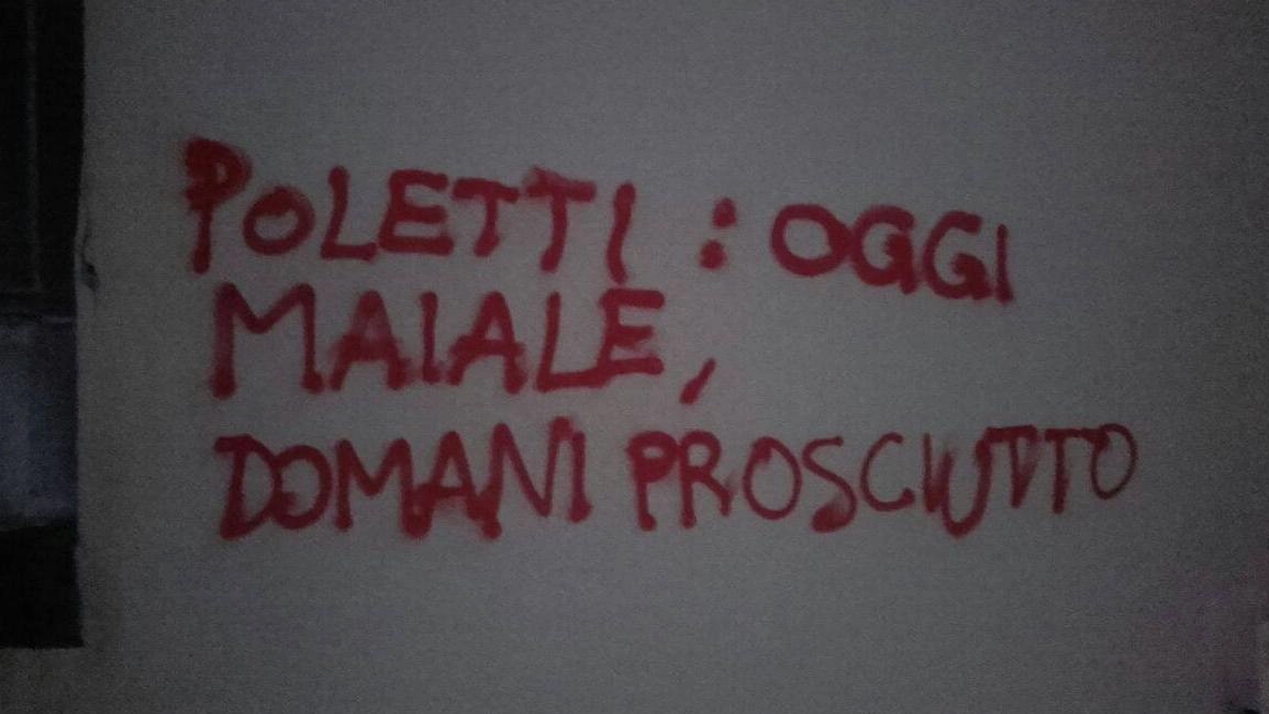 Scritte di Hobo contro il ministro Poletti, nella sede di Legacoop 