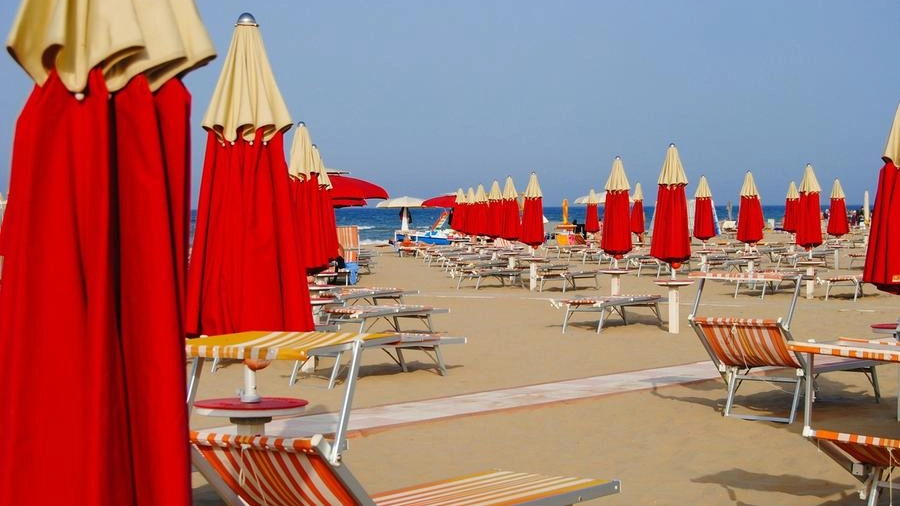 Le spiagge di Rimini in attesa dei turisti