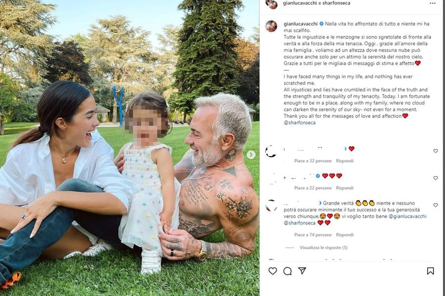Il post di Gianluca Vacchi e la foto di famiglia