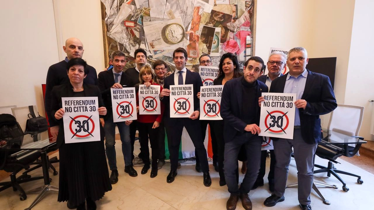 Bologna, si dovranno cercare 9mila firme autenticate in 90 giorni. Da domani anche un sito web. Cavedagna (FdI): “La maggioranza dei bolognesi non vuole i nuovi limiti”. L’assessora Orioli: “No alle strumentalizzazioni”