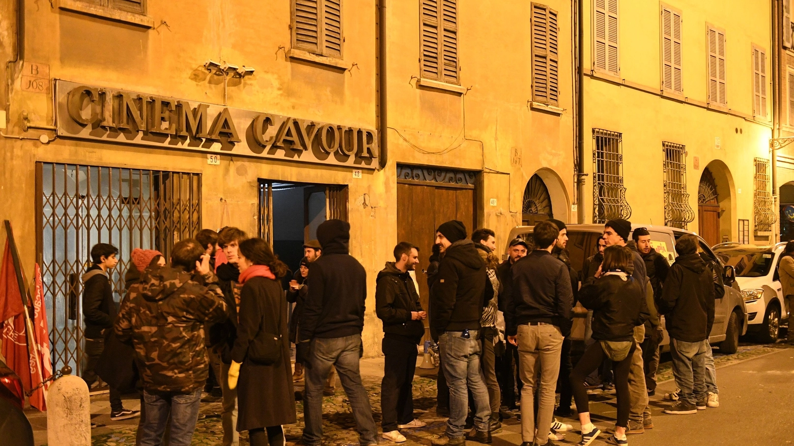 Il cinema Cavour occupato (Foto Fiocchi)