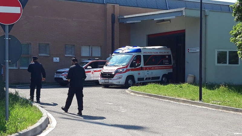 Un carabiniere è stato portato in ospedale