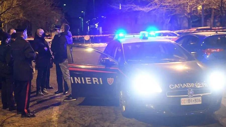 Dopo il furto, nella villa sono intervenuti i carabinieri che stanno indagando