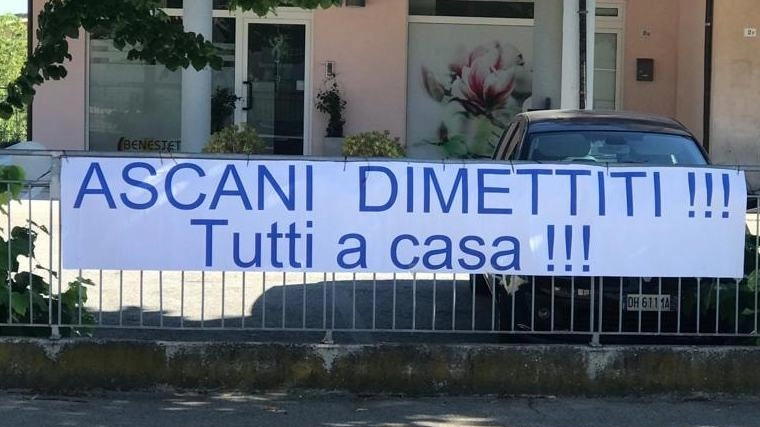 

Fratelli d'Italia: "Cartelli in strada a Castelfidardo? Il sindaco ascolti di più"