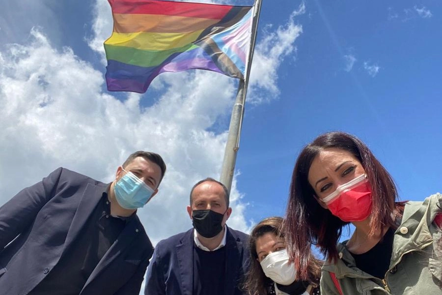 Sotto la bandiera arcobaleno Perugini, Vimini, Murgia e la consigliera Mattioli