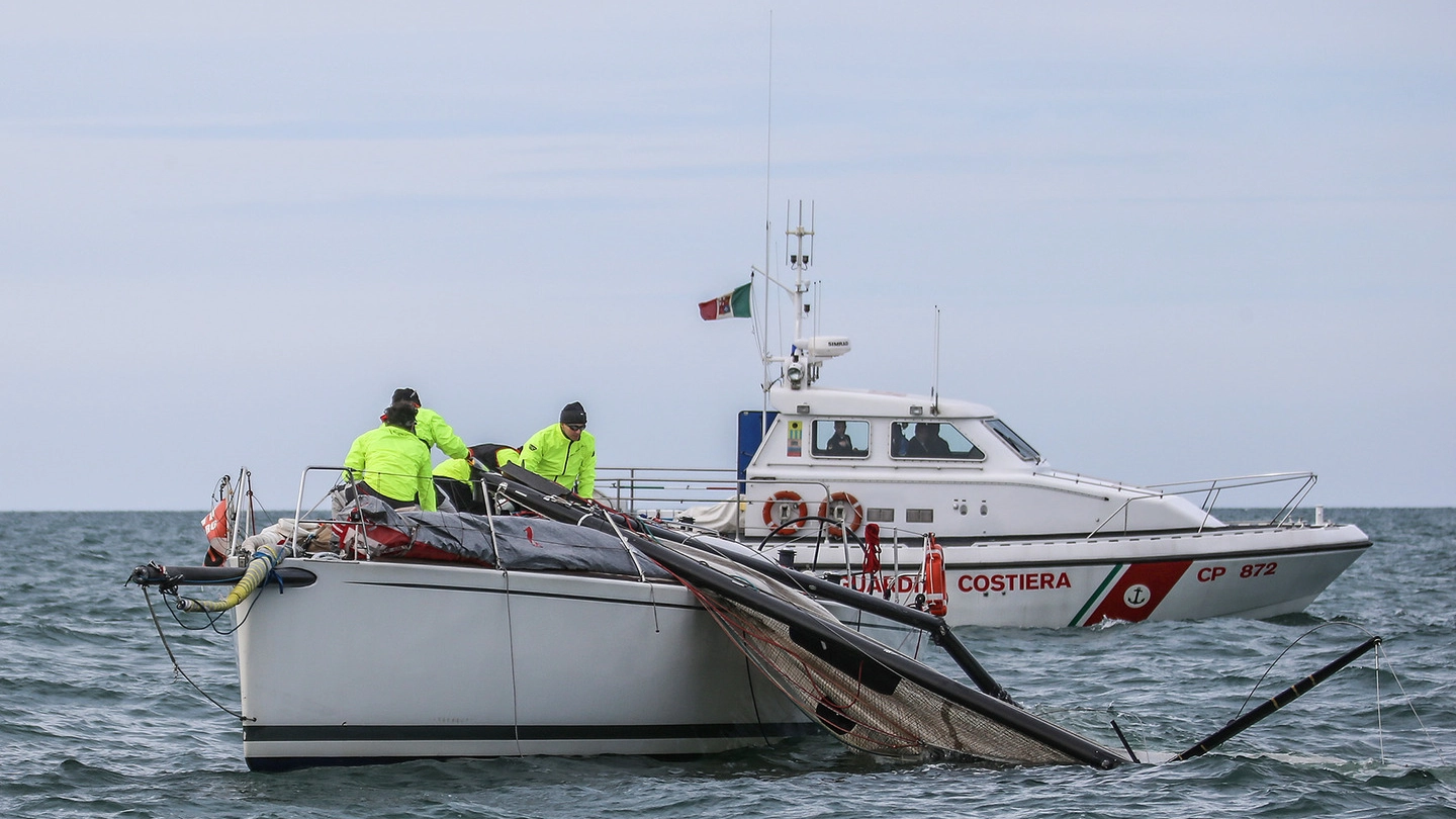 Incidente in mare durante la regata Pesaro-Rovigno-Pesaro (Fotoprint)