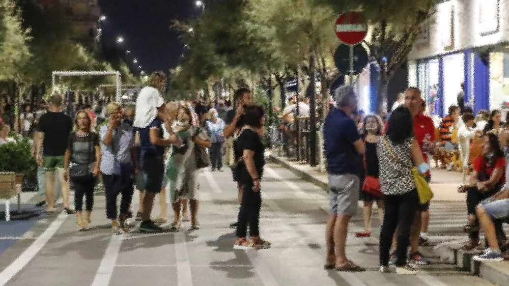 L’assembramento dell’altra sera in viale Trieste: nessuno indossava mascherine