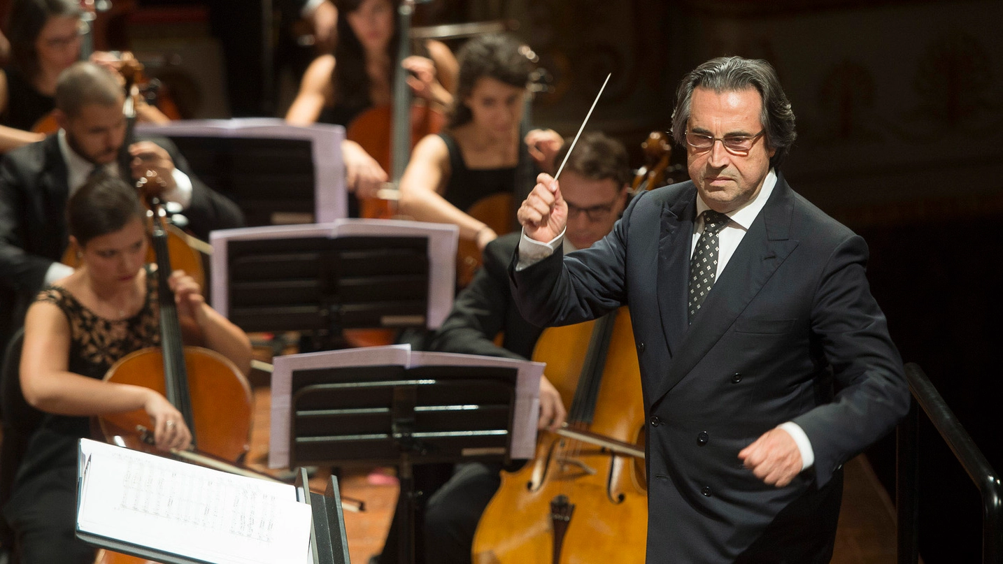 Riccardo Muti sul palco (foto Rolando Paolo Guerzoni)