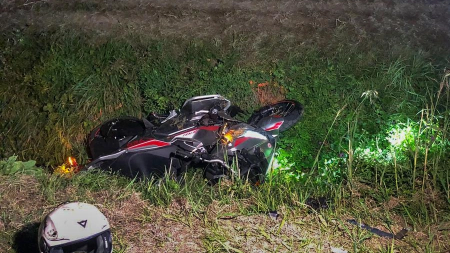 La tragedia di Pieve Cesato, nelle campagne di Faenza: morto un motociclista